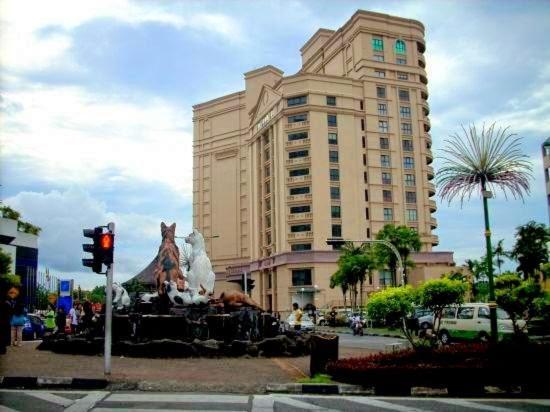 Great Riverbank Suites - Waterfront Kuching City Exterior foto